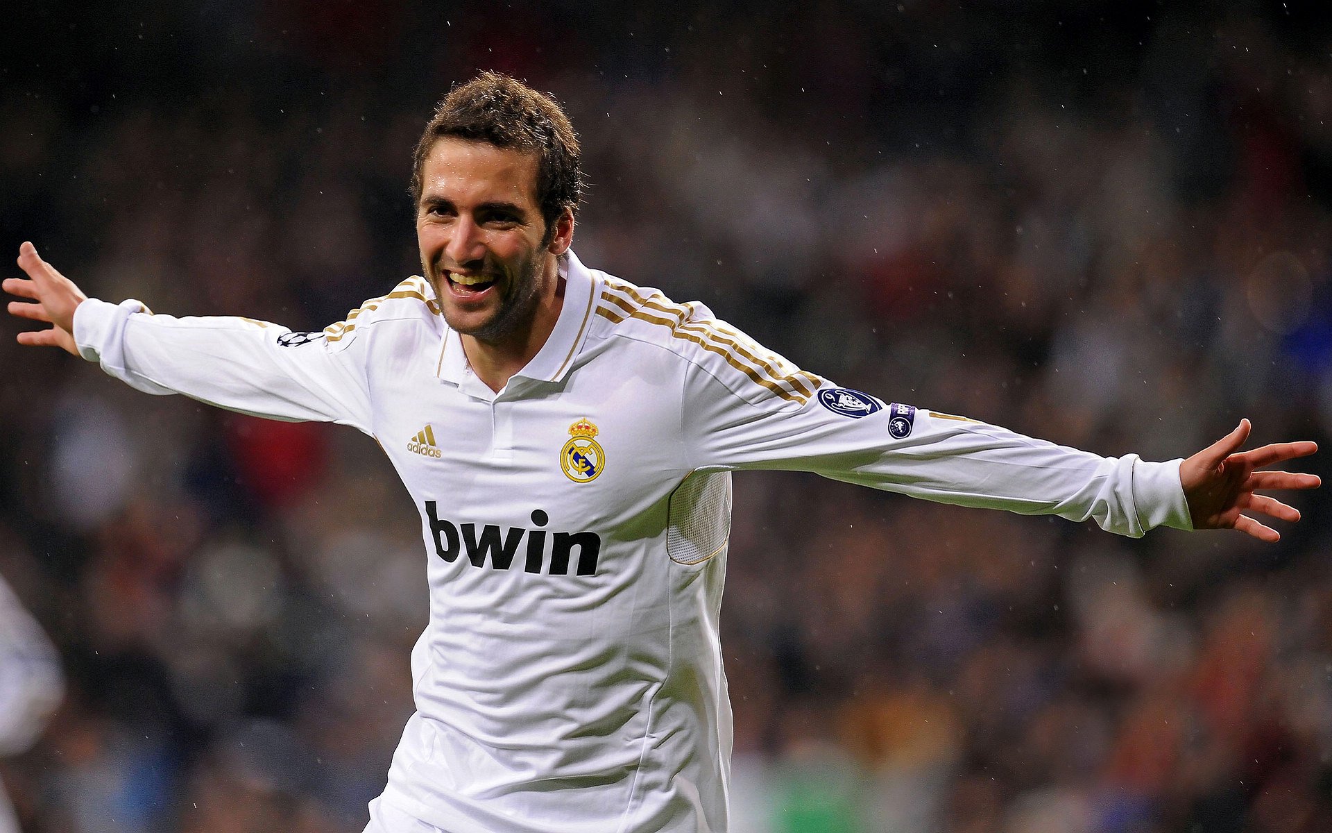 史密斯200米仰泳决赛发挥稳定，田径史密斯