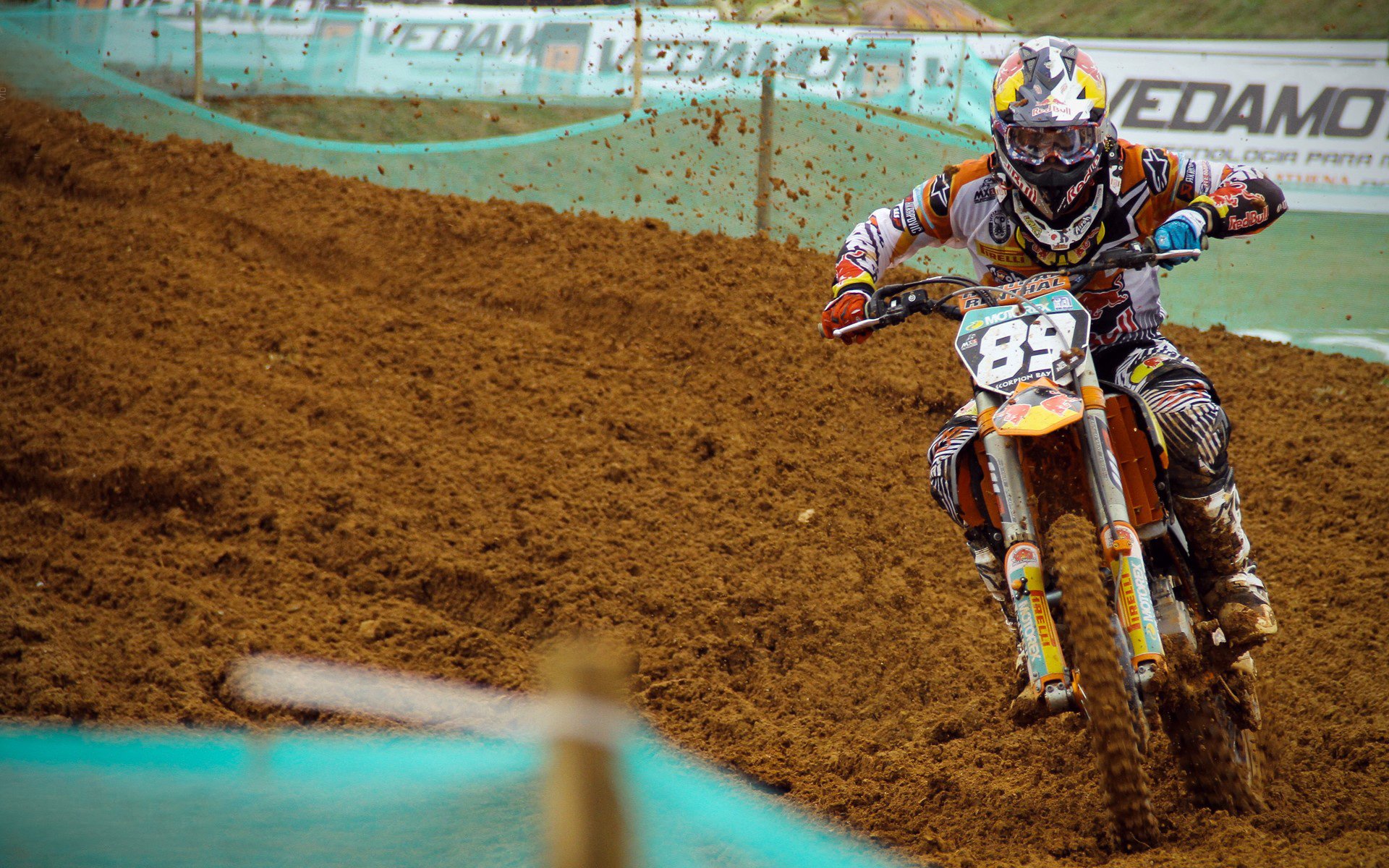 JIUYOU GAMING-_火山脚下：在火山区域附近举行的挑战赛_，火山底部